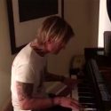 Just a Man and His Piano: Watch Keith Urban’s Captivating Medley of “The Fighter” and “Blue Ain’t Your Color”